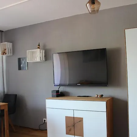 1-zimmer-apartment Mit Grossem Balkon Appartement Schönwalde